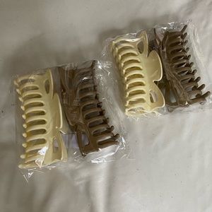 2 pairs of hair clips
